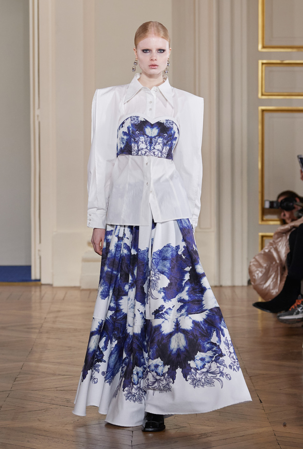 موديلات تنانير طويلة مشجرة لاطلالة مميزة في خريف 2022