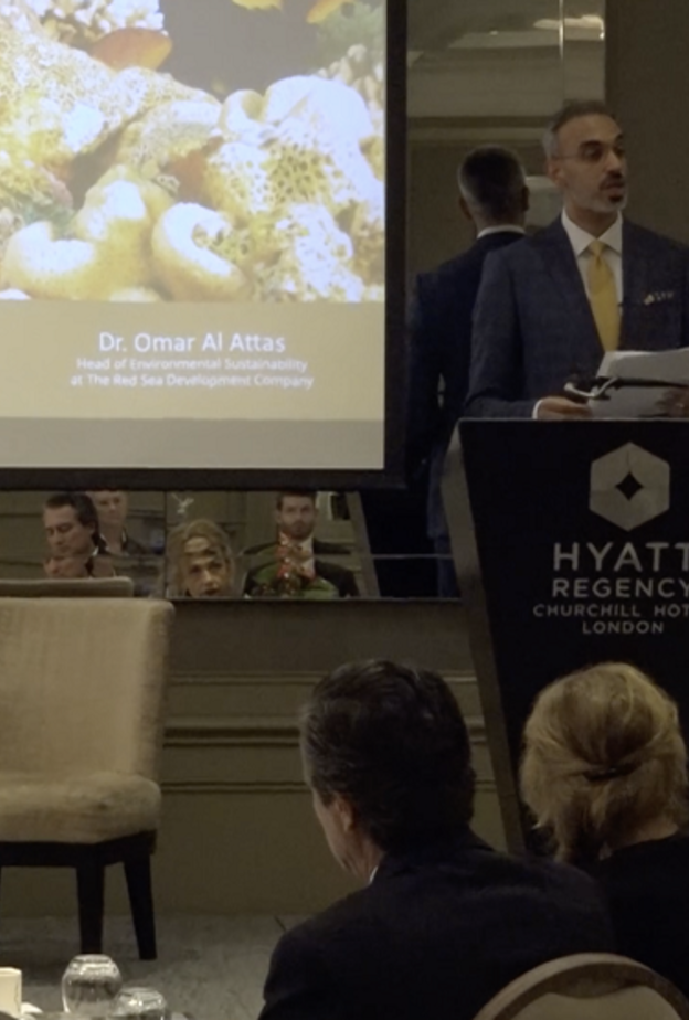 رئيس الاستدامة البيئية في شركة البحر الأحمر للتطوير، الدكتور عمر العطاس 
