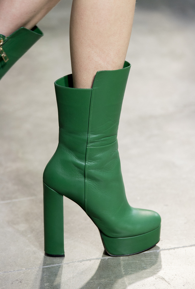 موديلات أحذية باللون الأخضر لليوم الوطني السعودي 2022