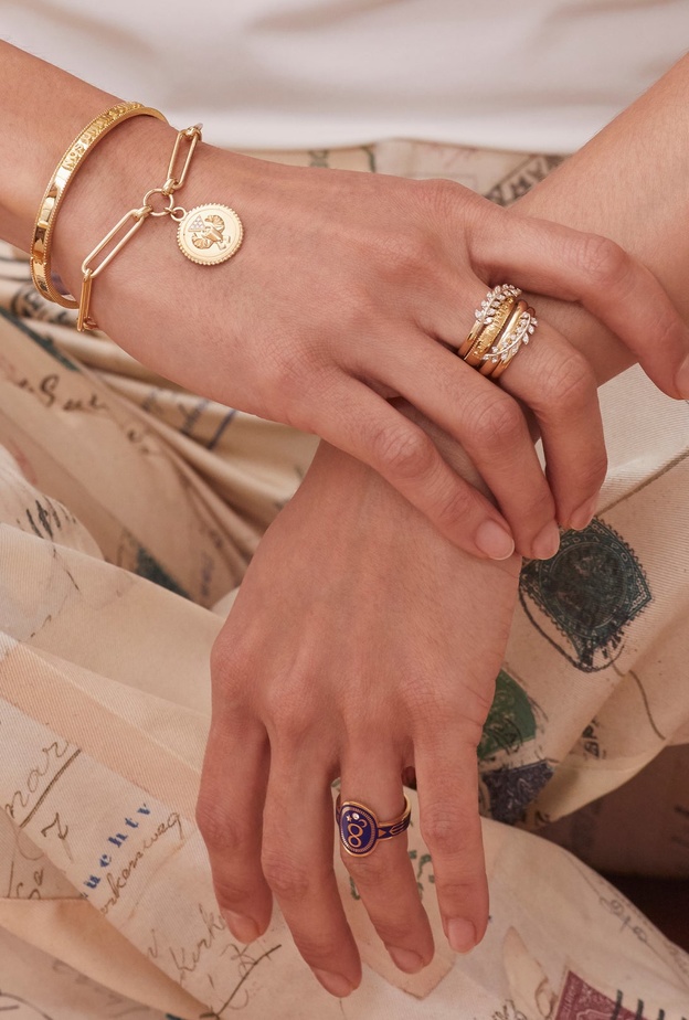 أروع الأساور الماسية لإطلالات يومية ساحرة