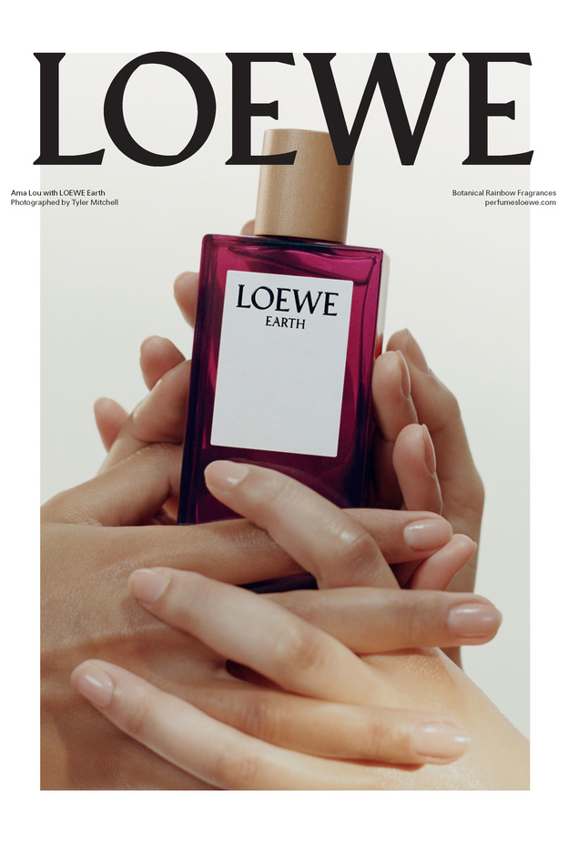 علامة LOEWE تطلق حملة جديدة تضم أحدث إضافاتها إلى تشكيلة Botanical Rainbow دائمة التوسع