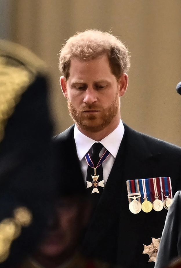 بسبب وفاة الملكة...كتاب الأمير هاري لن ينشر هذا العام