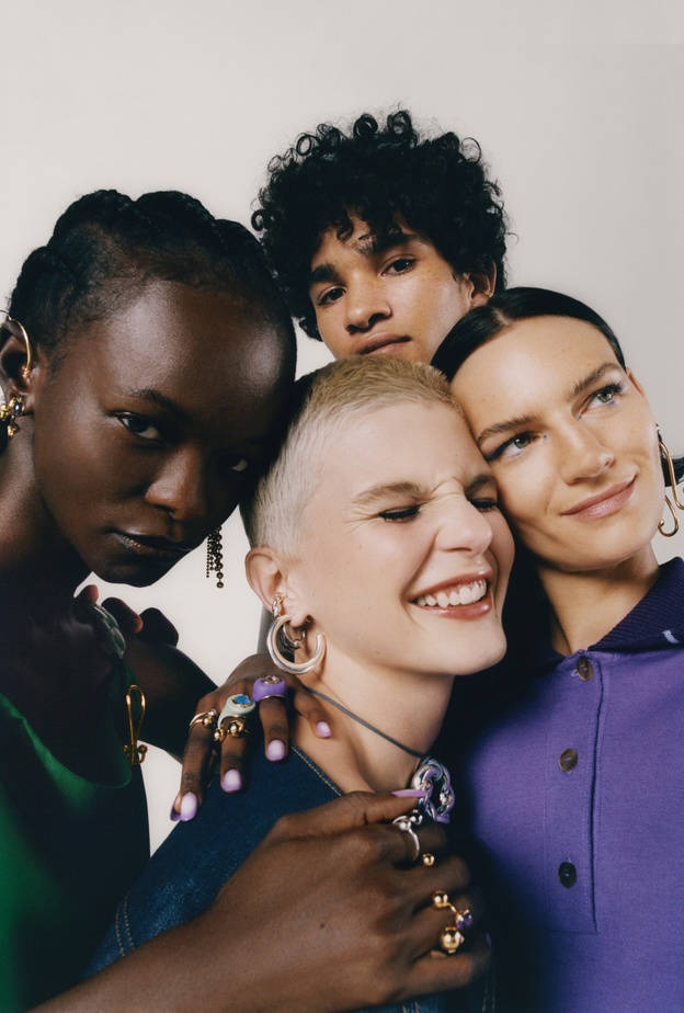 مجوهرات TOUS  تطور علامتها التجارية