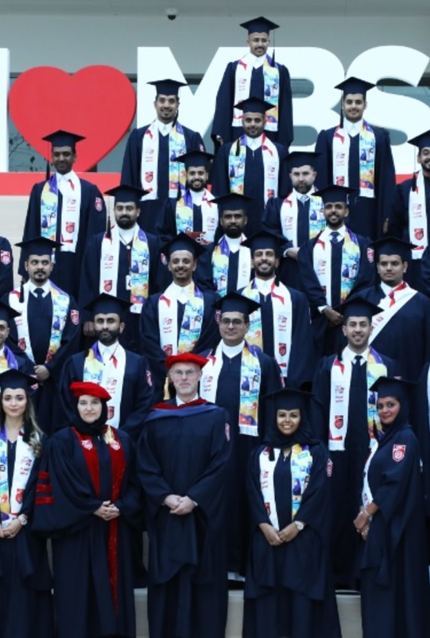 فرحة استثنائية باليوم الوطني الـ92 والتخرج من طلاب كلية الأمير محمد بن سلمان للإدارة وريادة الأعمال