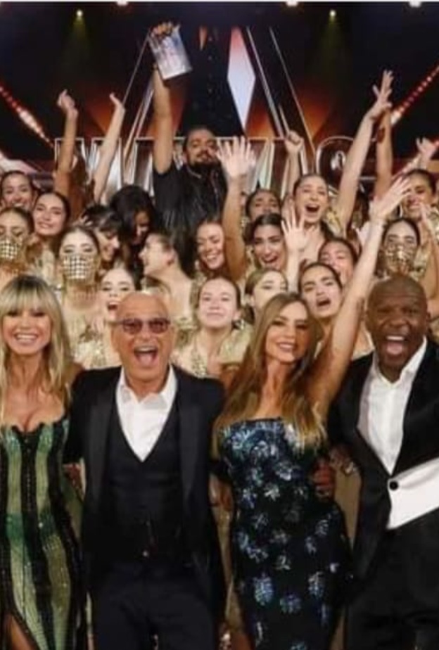 لحظة فوز فرقة مياس اللبنانية