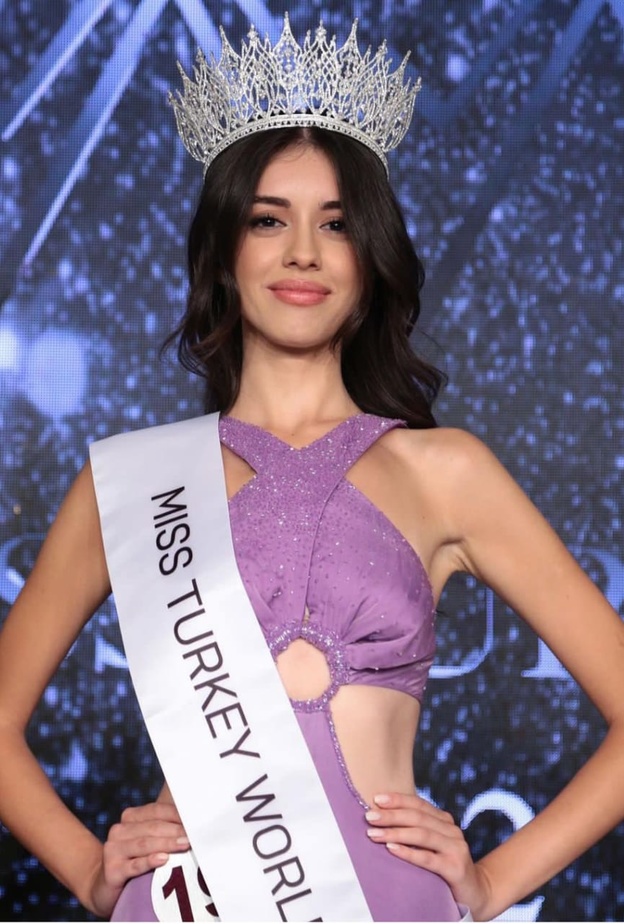 نورسينا ساي Nursena Say ملكة جمال تركيا 2022