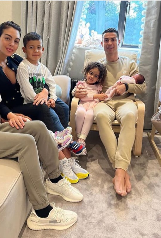 مشاهير لديهم عدد كبير من الأبناء