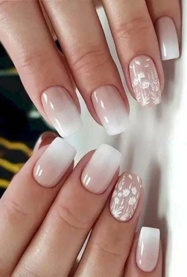 أكثر درجات ألوان طلاء الأظافر الوردي المفضلة لدى العرائس