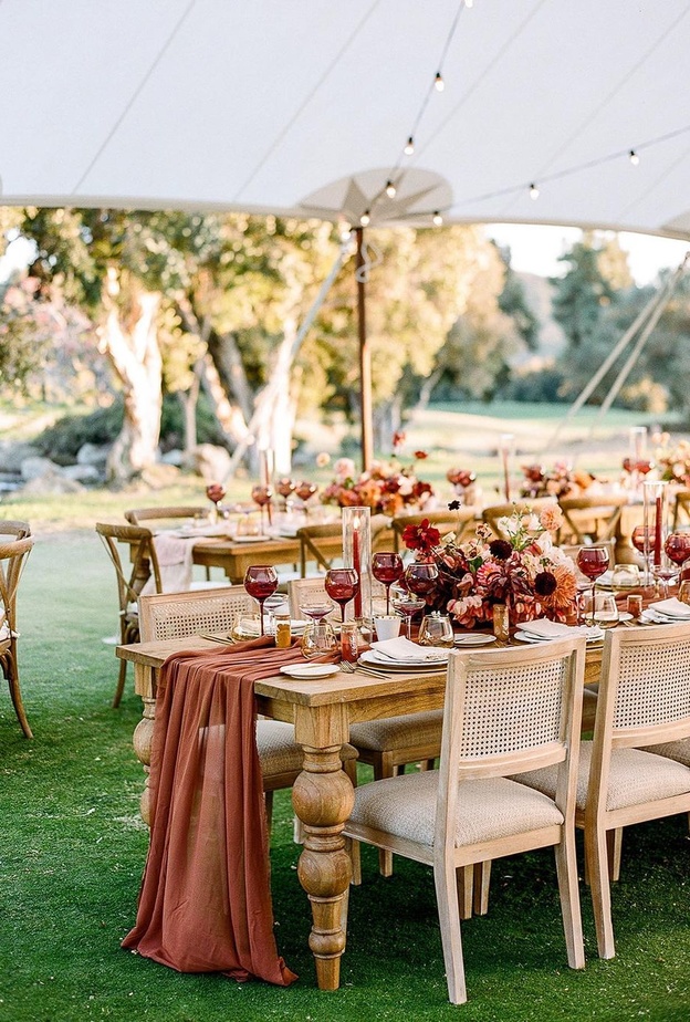 مميزات إقامة حفل الزفاف في فصل الخريف