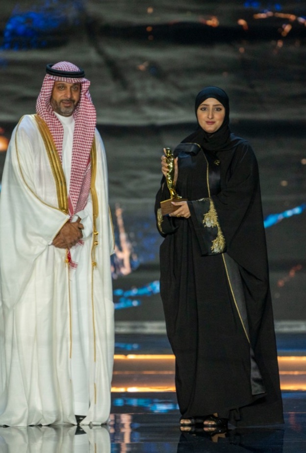 سميرة العتيبي في تصريحات خاصة لـ "هي": جائز ة الأزياء.. تقدير وحافز إبداعي