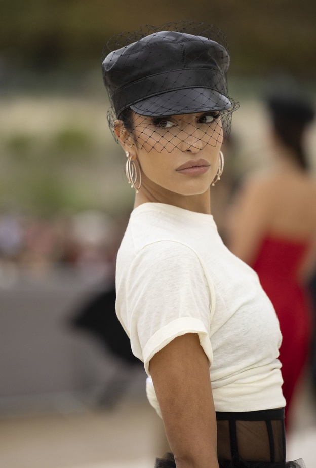 إطلالات جمالية جريئة وملفتة مستوحاة من الستريت ستايل في باريس