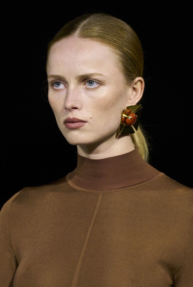 صيحات جمالية لفتت الأنظار في أسبوع الموضة في باريس لربيع 2023