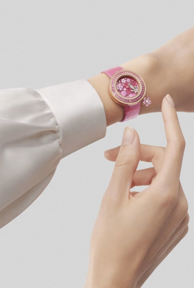 تشكيلة حالمة من الساعات النسائية بميناء