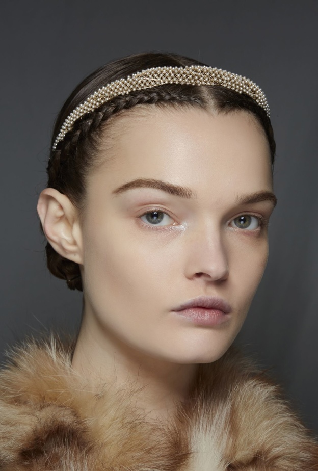 أجمل تسريحات شعر تناسب السهرات المسائية