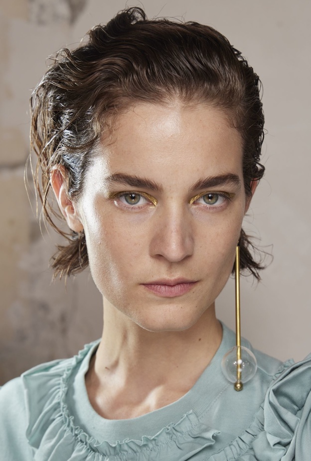 أبرز صيحات الجمال لربيع 2023 وخطوات متقنة لتطبيقها من أسبوع باريس للموضة