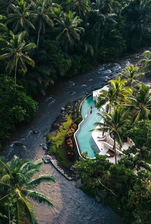 كيف أظهر جورج كلوني وجوليا روبرتس جمال "بالي" في فيلم "Ticket to Paradise" وما علاقة أستراليا؟