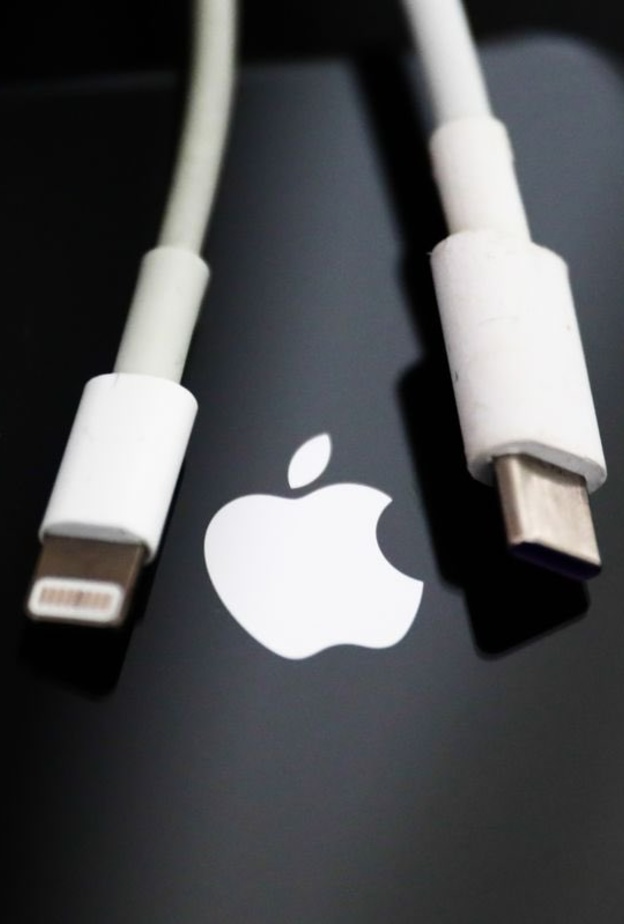 آبل توافق على توحيد شواحن الأجهزة الذكية USB-C