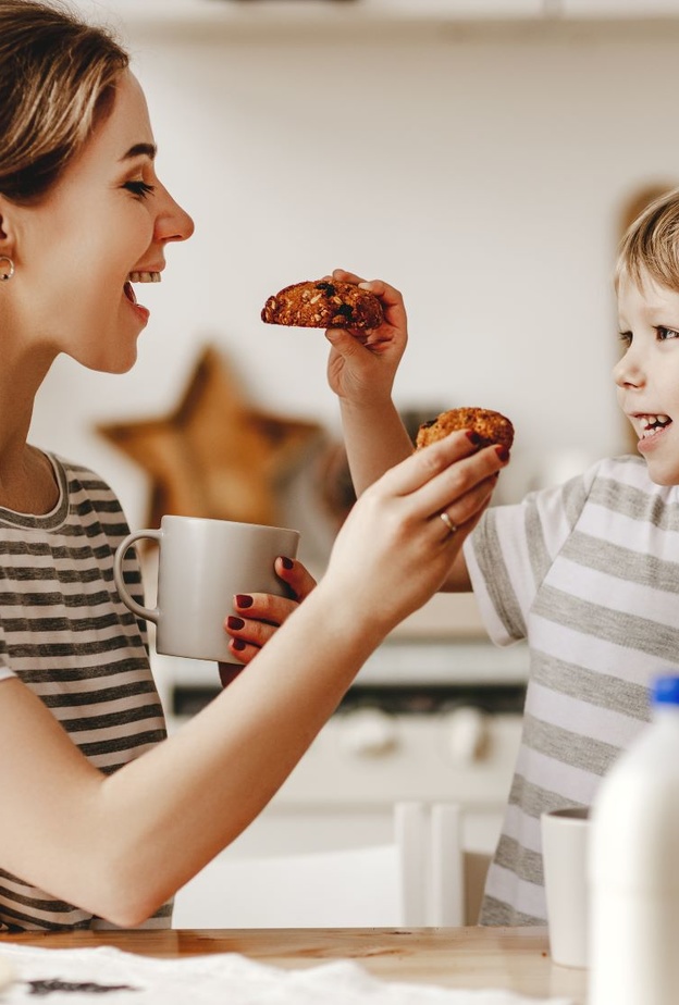 أطعمة تعزز مناعة الأطفال وأخرى تدمرها .. تعرفوا إليها 