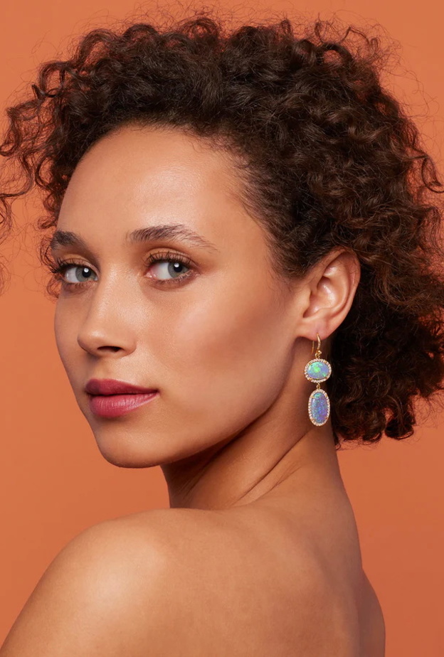 أقراط A KIND PAVÉ DOUBLE DROP من Irene Neuwirth