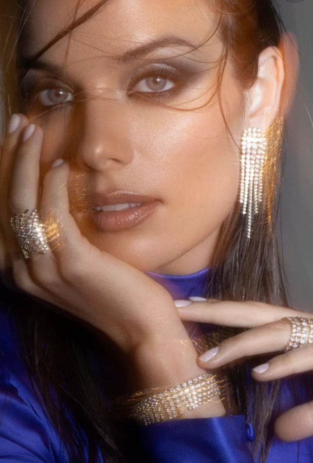 أقراط GRAND ILLUMINE من ONDYN