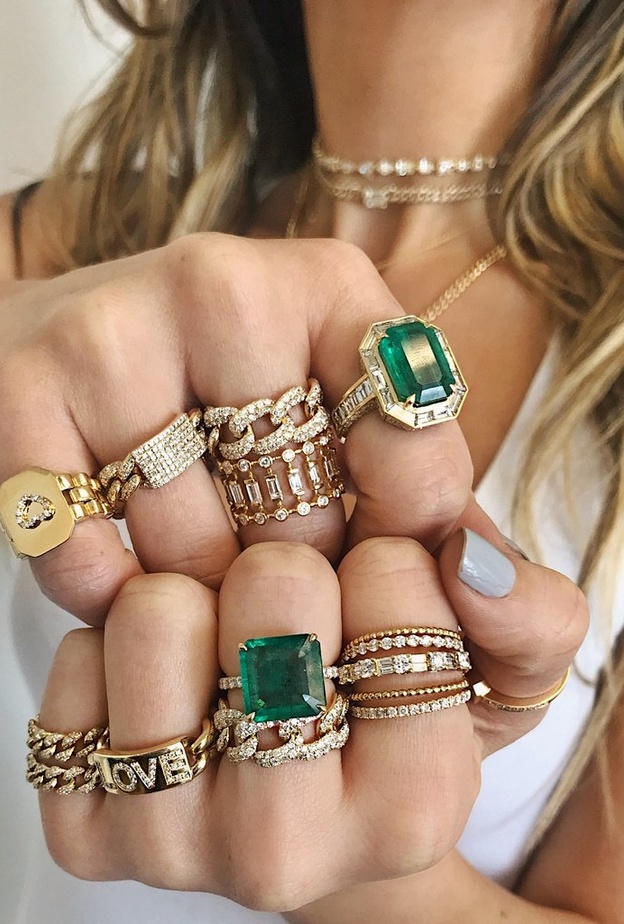 أناقة الخريف مع أجمل موديلات مجوهرات الزمرد العصرية