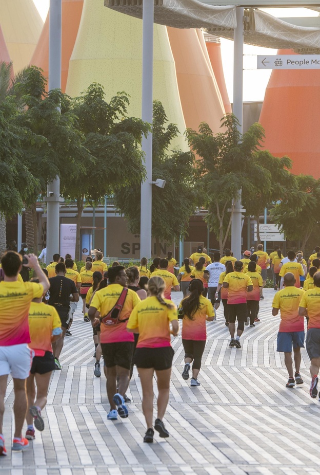 إكسبو دبي تعلن تنظيم 10 سباقات جري ليلية.. تجربة جديدة وأجواء خيالية