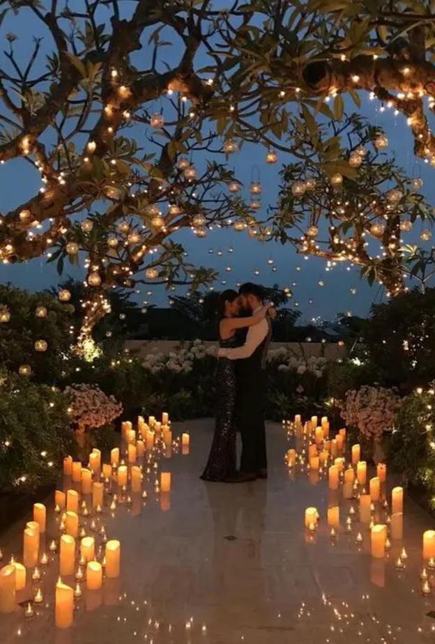 أفكار إضاءة رومانسية حالمة لحفلات الزفاف