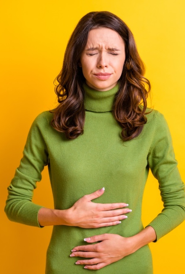 أعراض القولون العصبي الشديد.. تعرفي عليها وعلى مضاعفات المرض