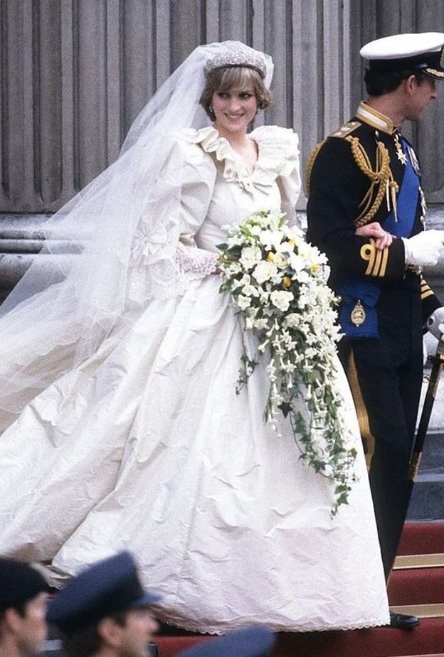 الأميرة ديانا في زفافها