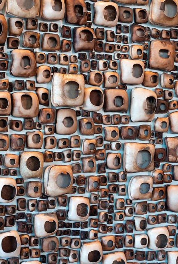 معرض "سفر" لرحلة فنية استثنائية بمجموعة من الأعمال الإبداعية تستقبل زوار مطار العلا الدولي