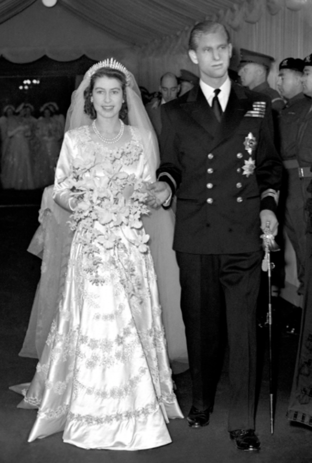 باقة زفاف الملكة اليزابيت الثانية