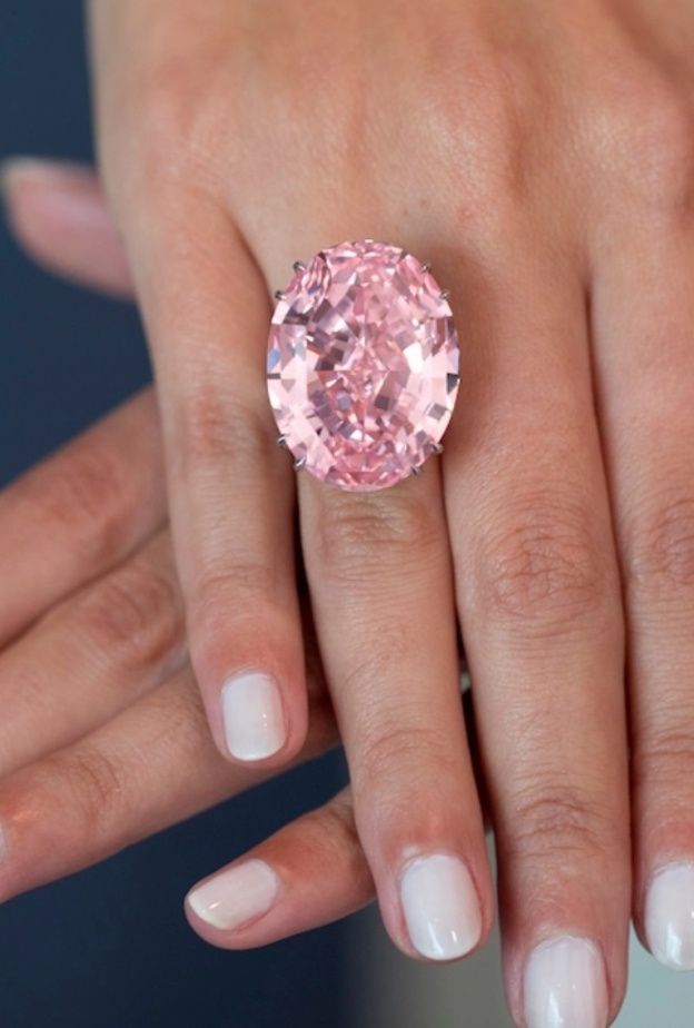 بيعت ماسة النجمة الوردية بـ83 مليون دولار