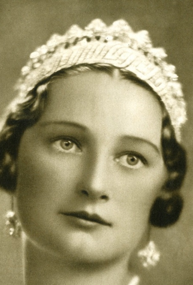  أشهر التيجان الملكية التي ظهرت في حفلات الزفاف البلجيكية