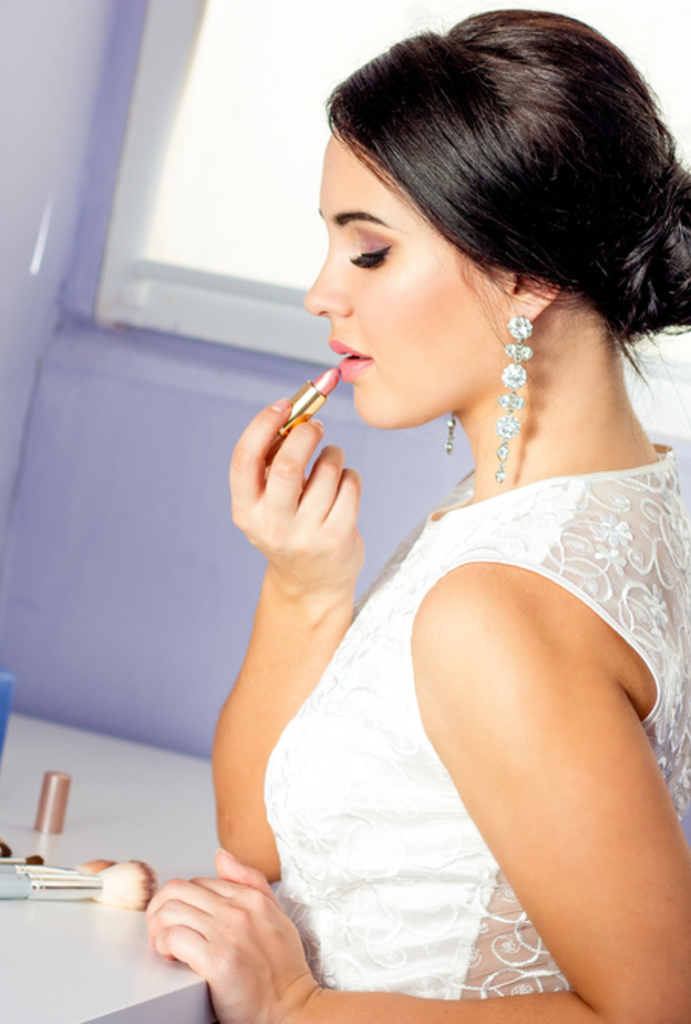 تجربة مستحضرات جديدة قبل الزفاف قد يؤدي الى مشاكل في البشرة