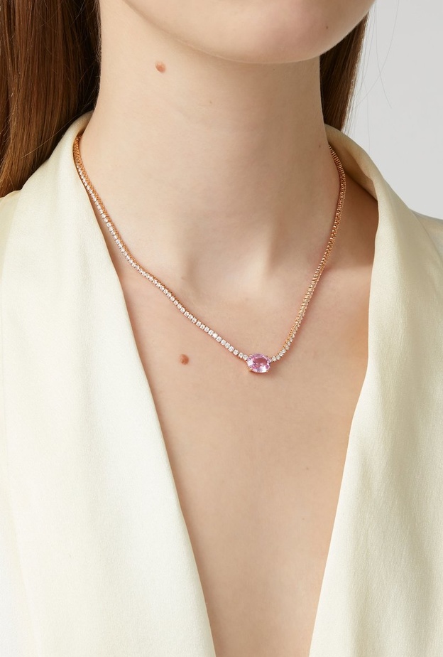 تصاميم مجوهرات بالياقوت الوردي لهدايا شهر التوعية ضد سرطان الثدي