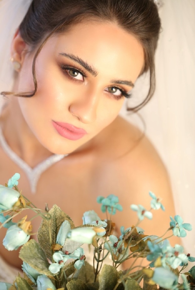 تصوير عروس بكاميرا المصورة رانيا سعود
