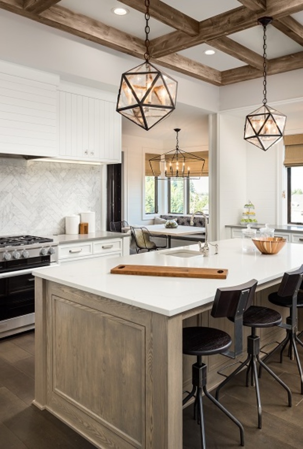 تعمل إضاءة البيان كقطعة ديكور جذاب تضفي إحساس مثالي بالشخصية لمطبخك