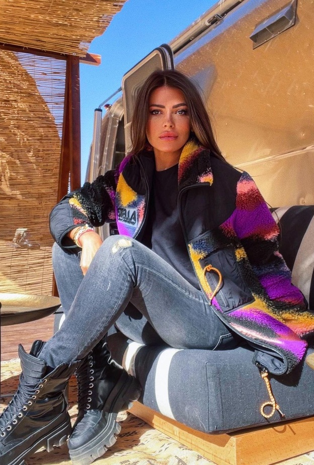 أدخلي العصرية لاطلالاتك الخريفية بأسلوب العنود بدر