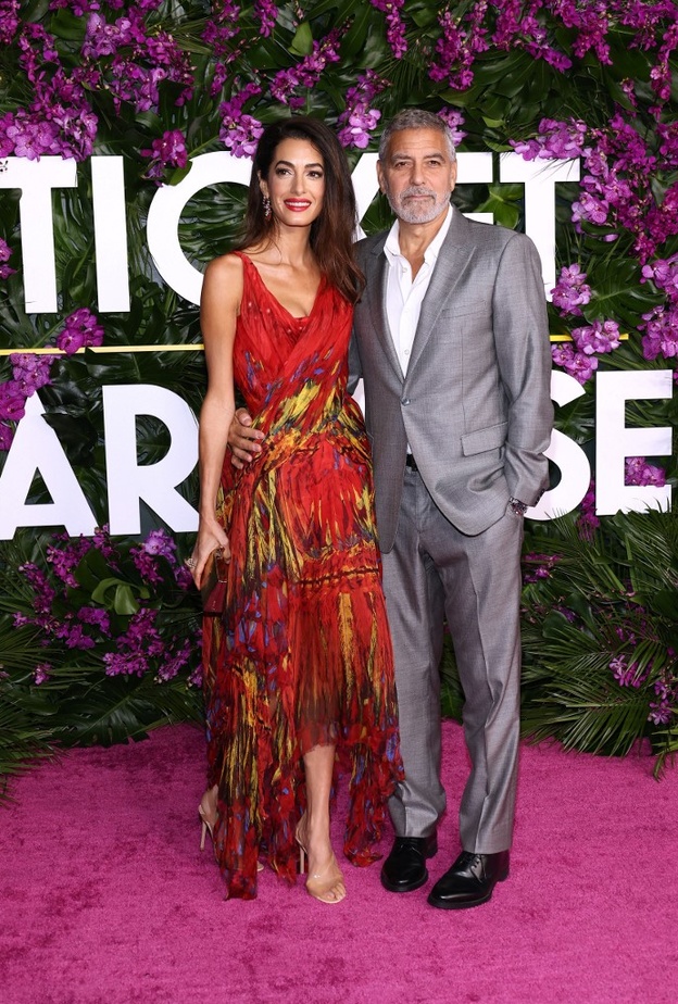 إطلالات أمل كلوني بفساتين السهرة