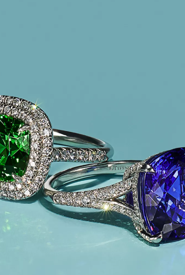 خواتم فاخرة من تيفاني Tiffany ويظهر واضحاً اعتماد الألماس الأببض مع الأحجار الكريمة الملونة 