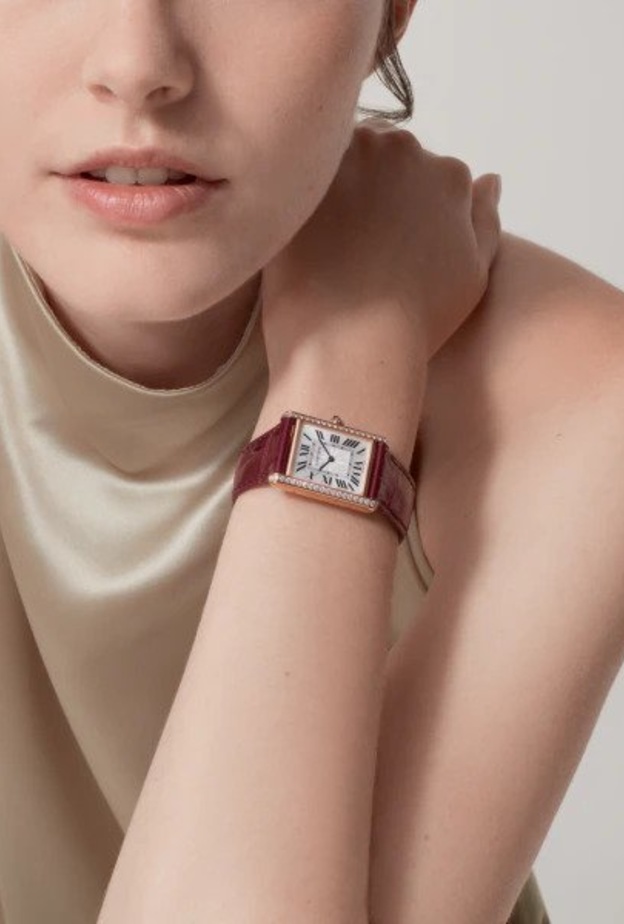 ساعة Tank Louis من كارتييه لا غنى عنها لأناقتك