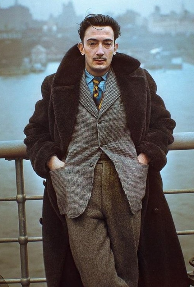 سلفادور دالي في نيويورك عام 1936