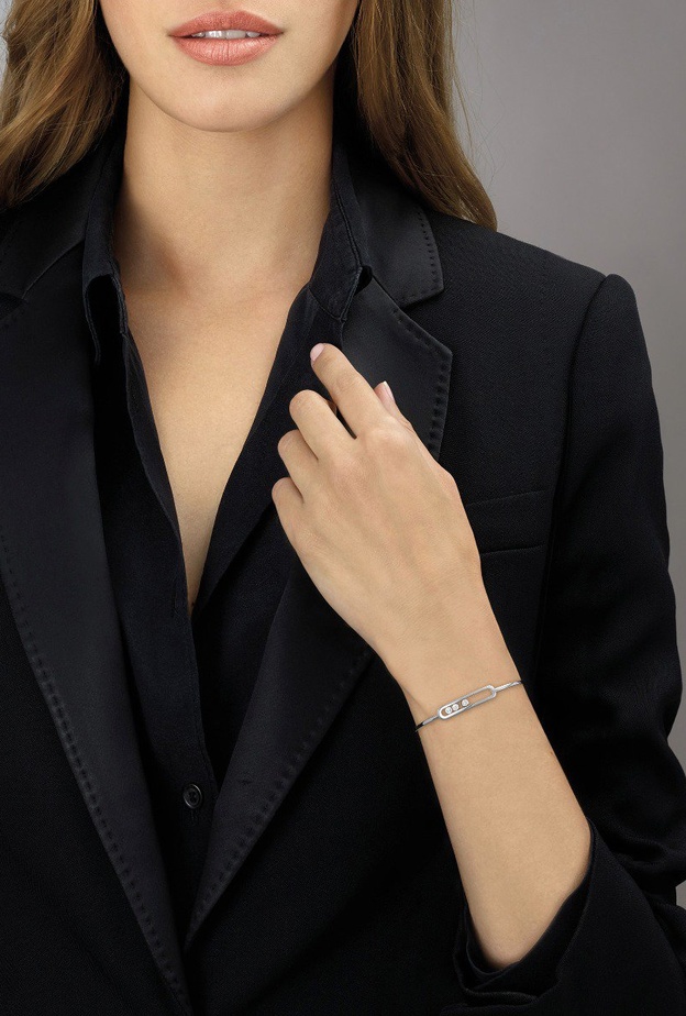 سوار من ميسيكا يزين إطلالتك العملية