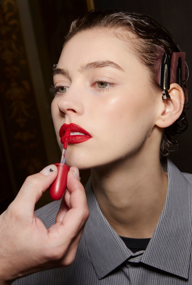 كيف تطور استخدام أحمر الشفاه عبر العصور؟