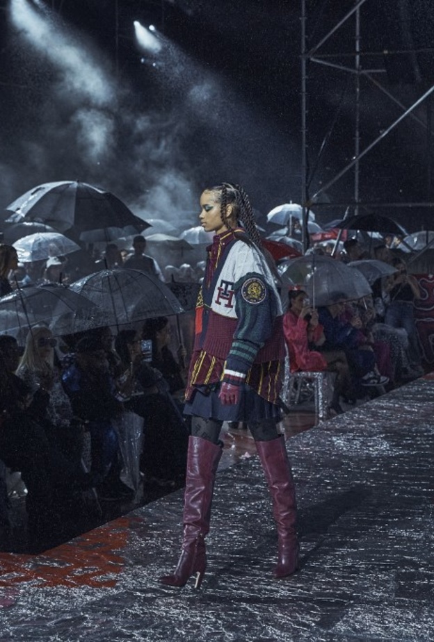 عرض Tommy Hilfiger عبر ميتافيرس