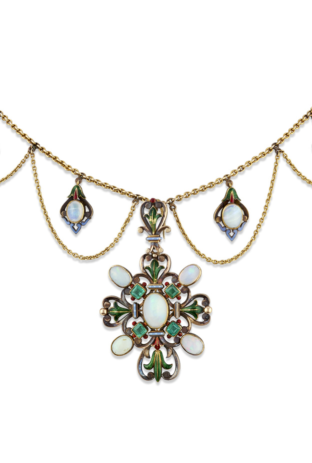 عقد أنتيك بالزمرد والأوبال من عام 1860