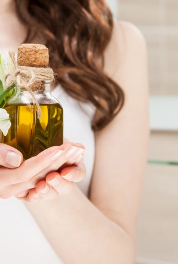 فوائد زيت القرطم الصحية والجمالية