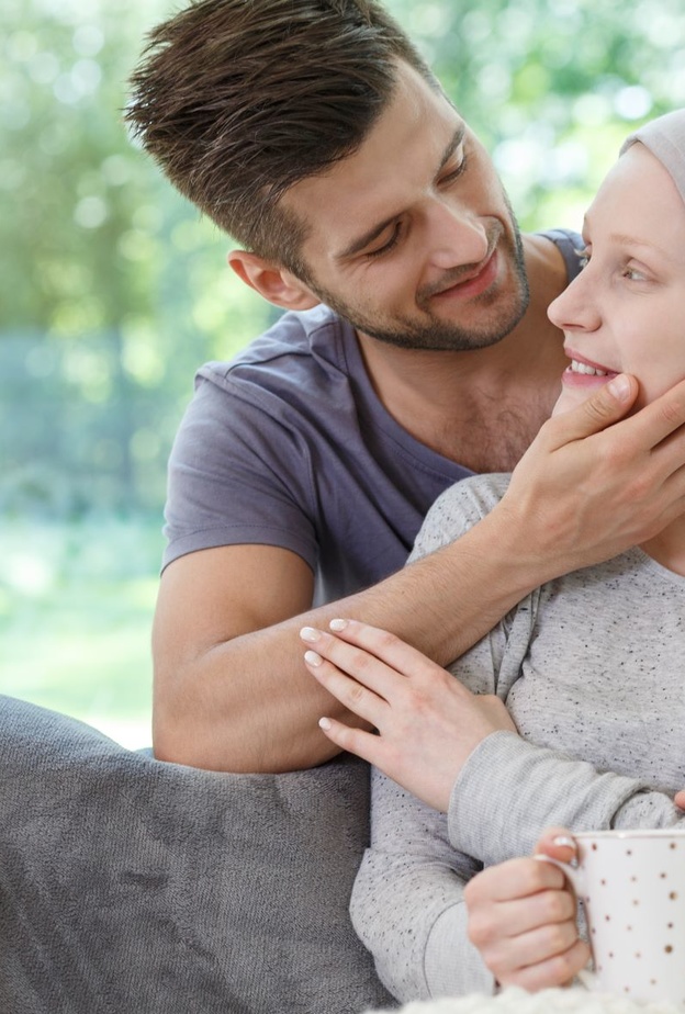 كيف تتعامل مع زوجتك مريضة سرطان الثدي