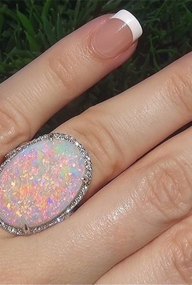 معلومات عن حجر الأوبال