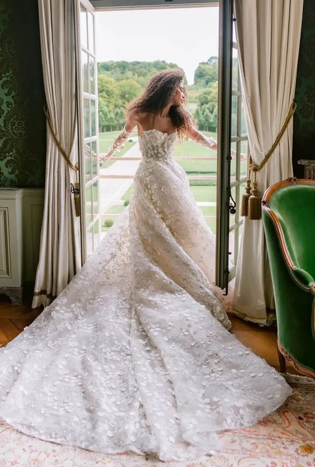 موديلات فساتين زفاف @moniquelhuillier